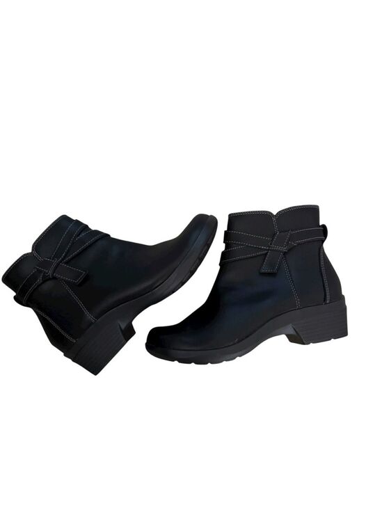Clarks Shoes - Clark’s Collection Women’s Angie Spice Black Leather Boots Size 7